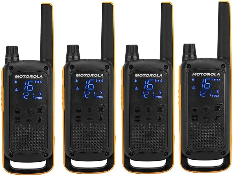 Motorola Solutions - T82 Extreme Quad Set, Walkie Talkie Talkabout, 4-enheters handhållen radio, UHF, Svart och Gul, Upp till 10 km räckvidd, Enkel ihopkoppling, LED-ficklampa — Portabel digital och ljud