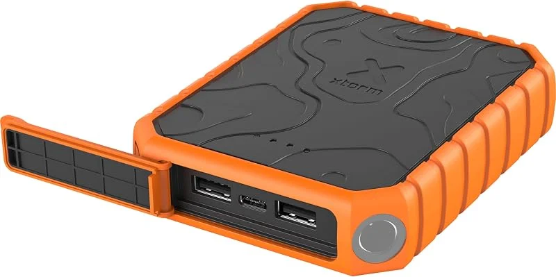Xtorm XR201 Rugged Powerbank 10 000 mAh, 18W, IP65, vattentät, utomhusbank, integrerad ficklampa — Mobil och surfplatta